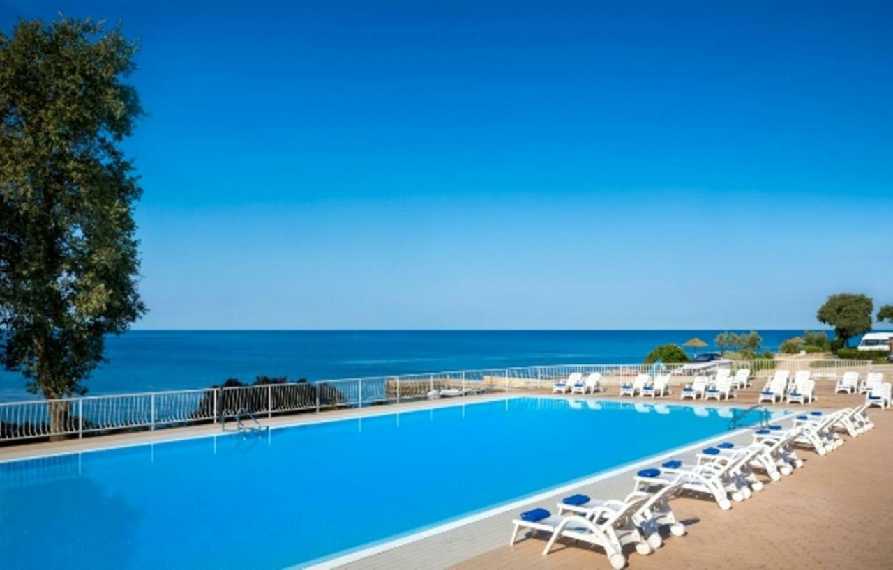 West Coast Mobilhome With Xxl Terrace In Naturist Resort Solaris Fkk Tar-Vabriga Buitenkant foto